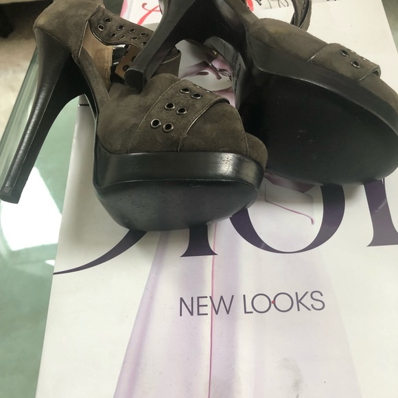 Fendi Sandals - Picture 2 of 5